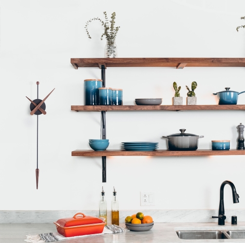 Часы Nomon Punta (основа - черный полистирол/стрелки и маятник - орех). D=28см, H=63см