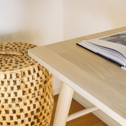 Письменный стол Curie из массива каучука, 120 x 60 см