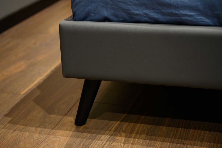 Кровать SEVILLA темно серая экокожа PU72, матовый черный лак