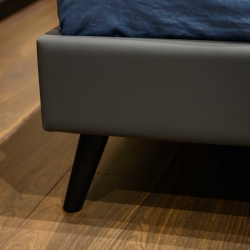 Кровать SEVILLA темно серая экокожа PU72, матовый черный лак