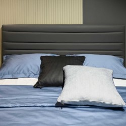 Кровать SEVILLA темно серая экокожа PU72, матовый черный лак