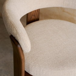 Granite Стул на 3 ножках из бежевого шенилла и массива ясеня в отделке орех