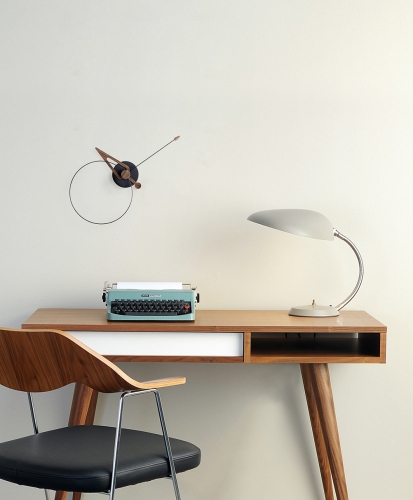 Часы Nomon Pico (основа - черный полистирол /стрелки - орех и черный фиберглас). D=40см