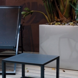 Кашпо Vondom Cubo белое 18х18х18