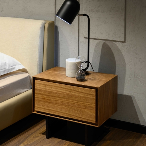 Прикроватная тумбочка MIRAMAR отделка шпон ореха F, черный матовый лак