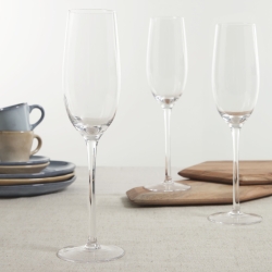 Сервировочная доска Romina из массива акации удлиненная семиугольная