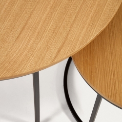 Yoana Набор из 2 столиков из дубового шпона и черного металла Ø 80 см / Ø 50 см