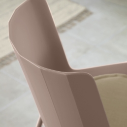 Hannia коричневый стул