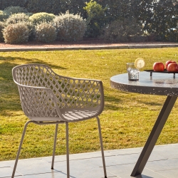 Стул-кресло Quinn бежевый