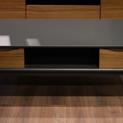 Журнальный столик SEVILLA черный лак/шпон ореха