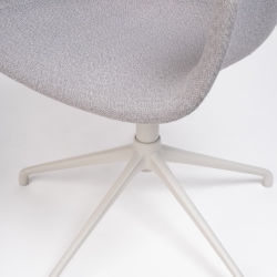 Стул поворотный на ножках Bai с обивкой