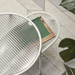 Столик Nix кремовый