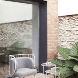 Столик Nix кремовый