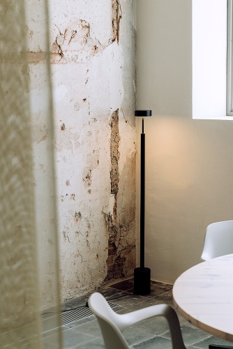 Торшер Peak черный