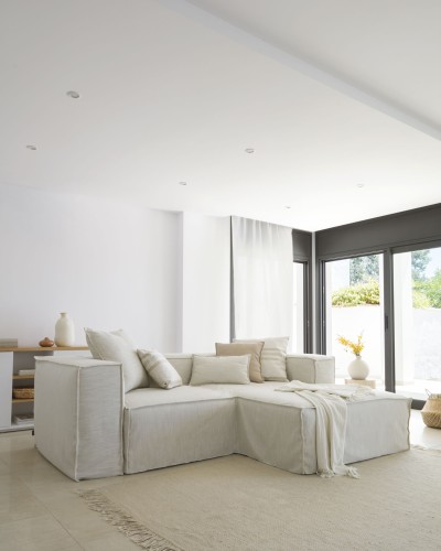 2-местный диван Blok с правым шезлонгом и съемными чехлами из белого льна 240см