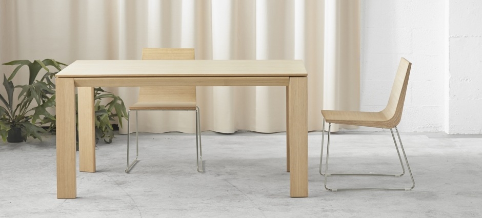 Обеденный стол Iru