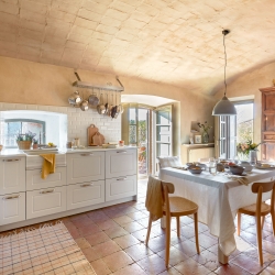 Сервировочная доска Syriana из массива акации квадратная