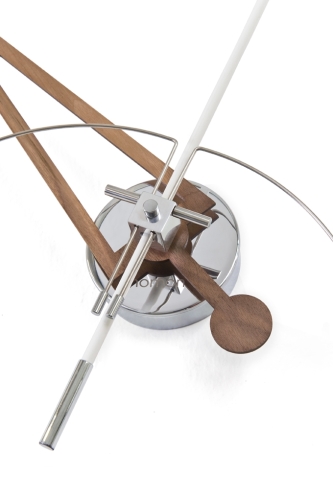 Часы Nomon CRIS (основание - хромированная сталь/стрелки - белое стекловолокно и орех). D=80см