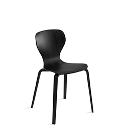 Стул Ears окрашенный, четыре деревянные ножки обтянутые материалом