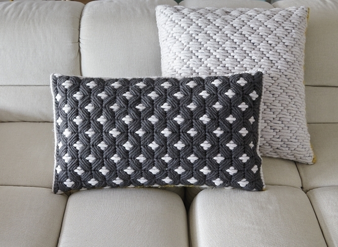 Подушка Silai Dark grey - White 60x35