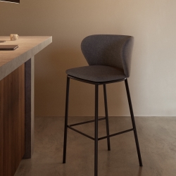 Ciselia Барный стул из темно-серой синели и черной стали 75 см