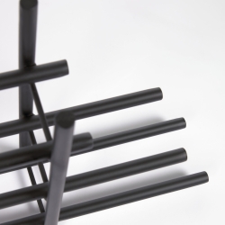 Shizu Винная полка из черного металла