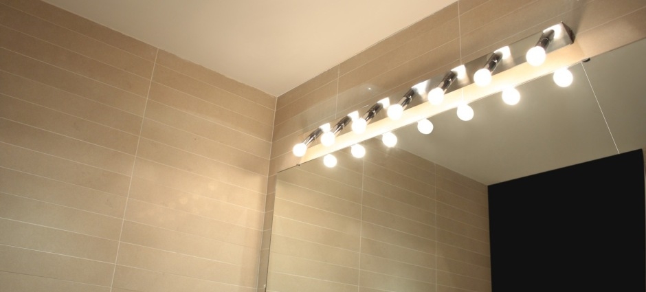 Потолочный/настенный светильник AT5 white