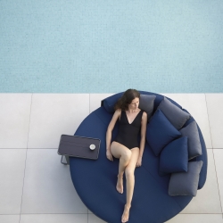 Столик приставной Flat