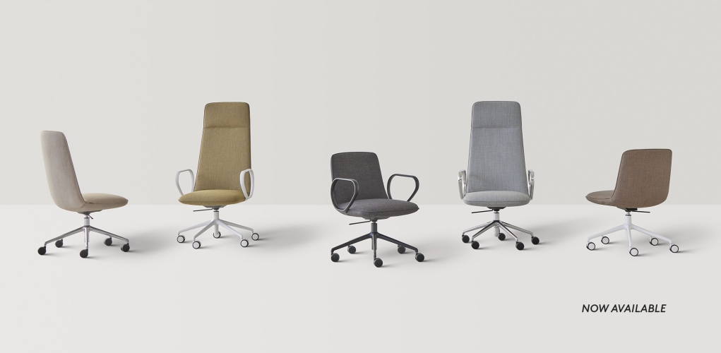 Офисное кресло Kori со средней спинкой и алюминиевым основанием на колесиках