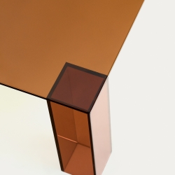 Журнальный столик из закаленного стекла Adularia коричневого цвета 85 x 85