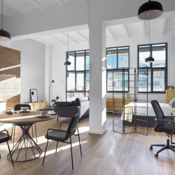 Тумба под ТВ Taiana с дубовым шпоном и стальным каркасом 2 ящика 112 x 51 см