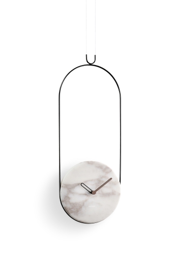 Часы Nomon COLGANTE (основание - металл в черной отделке+мрамор Calacatta Gold/стрелки - металл+орех). D=30см, H=79см