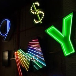 Напольный светильник LETTER Y GRAPHIC