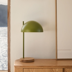 Настольная лампа Catlar из ясеня и металла, окрашенная в зеленый цвет