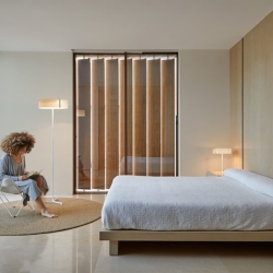 Настольная лампа Thesis