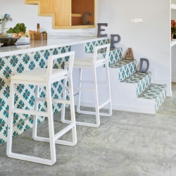 Полубарный стул Midori