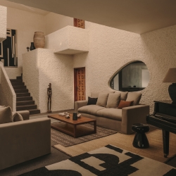 Manya Приставной столик из черной керамики Ø 38 см