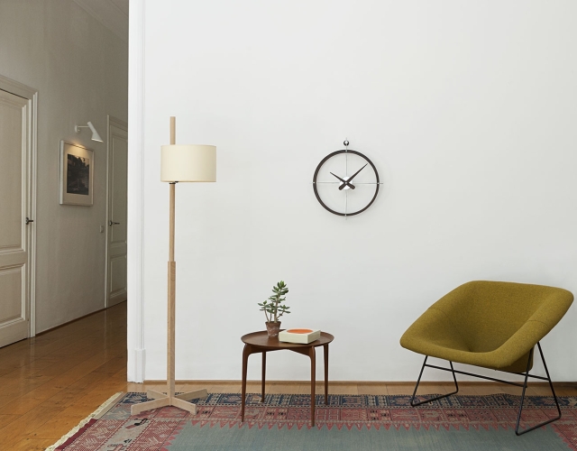 Часы Nomon Dos puntos N (2 PUNTOS Calabo) (основание - венге/центр - хромированная латунь/стрелки - венге).  D=43, H=56см