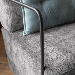 Кресло Gamer из серой синели и металла с черной отделкой