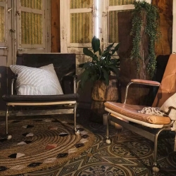 Черное кожаное кресло Saull