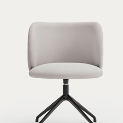 Поворотный стул Mogi с черными ножками светло-серый