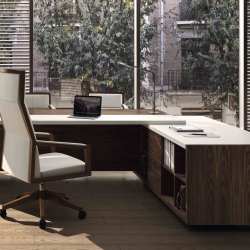 Стол для руководителя Freeport с приставным модулем F022