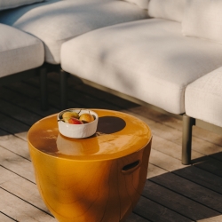 Mesquida Приставной столик из керамики горчичный