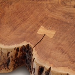 Журнальный столик Essi из массива акации на колесиках Ø 90 x 60 см