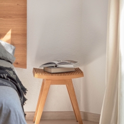 Подставка для ног Vicentina из массива тика