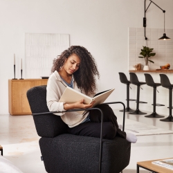 Бра Eleazar окрашенное в черный цвет