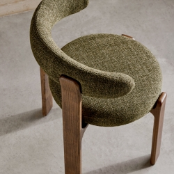 Granite Стул на 4 ножках из зеленого шенилла и массива ясеня в отделке орех