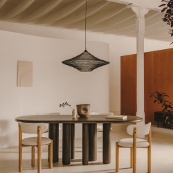 Nebai Стул из белой ткани букле и массива дуба с натуральной отделкой