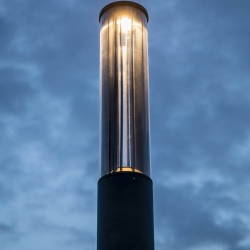 Screen 3100 Светильник на столбе темно-серого цвета 3000K 360° CASAMBI