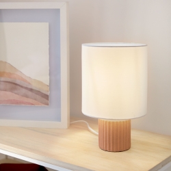 Керамическая настольная лампа Eshe с терракотовой и белой отделкой